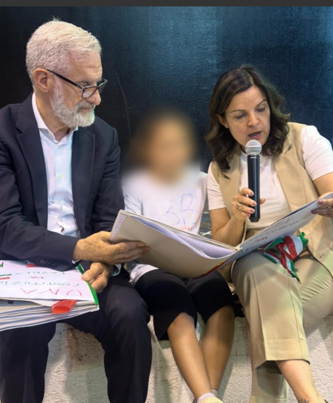 La Dirigente Agnese legge